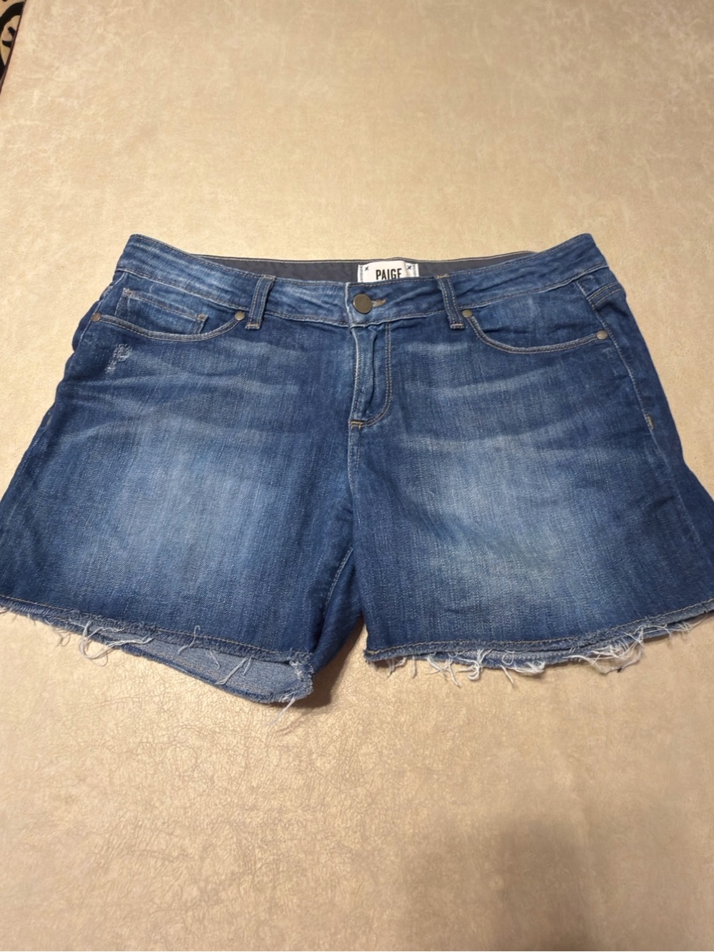 PAIGE Jimmy Jimmy Boyfriend Denim Shorts Size 29 Medium Wash Raw Hem. #8481